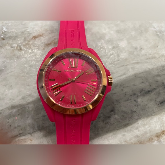 NWOT Michael Kors Womens MK2745 Bradshaw Pink Silicone Strap Watch - Picture 7 of 7